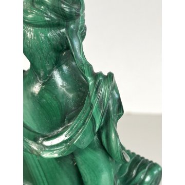 SCULTURA MALACHITE FIGURA SEDUTA FIORI DI LOTO CANE ARTE ORIENTALE XX sec
