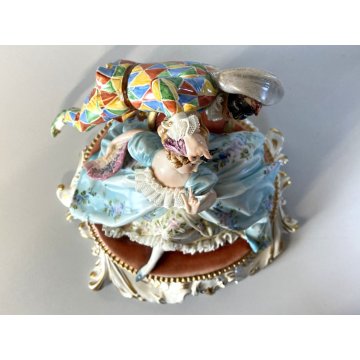 STATUINA PORCELLANA CAPODIMONTE Cappè SCENA CARNEVALE VENEZIANO ARLECCHINO '900