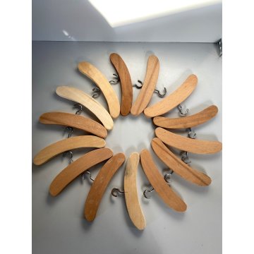 antiche 14 GRUCCE APPENDIABITI per VESTITI BAMBOLE in LEGNO MASSELLO 1950/60