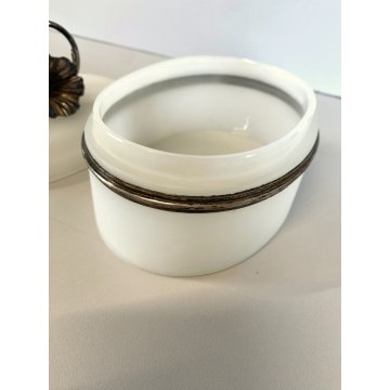 SCATOLA con COPERCHIO VETRO OPALINO PROFILO e DECORO LIBERTY FLOREALE ARGENTATO