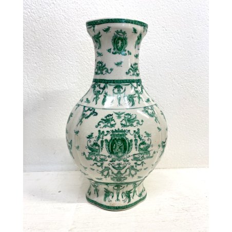 VASO PORCELLANA CINESE DECORO FIGURE MITOLOGICHE VERDE su FONDO BIANCO 35,5 cm/h