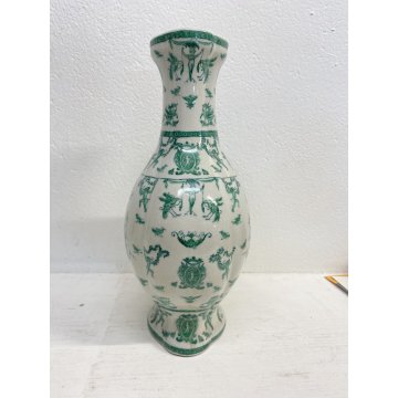 VASO PORCELLANA CINESE DECORO FIGURE MITOLOGICHE VERDE su FONDO BIANCO 35,5 cm/h