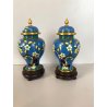 COPPIA VASO CLOISONNE CINESE BRONZO SMALTO DECORO FLOREALE BLU BASE LEGNO 16cm/h