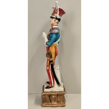 STATUINA FIGURA PORCELLANA CAPODIMONTE Ufficiale Guardia Imperiale SOLDATO epoca