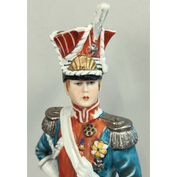 STATUINA FIGURA PORCELLANA CAPODIMONTE Ufficiale Guardia Imperiale SOLDATO epoca