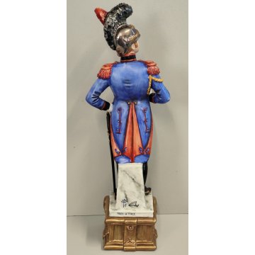 STATUINA FIGURA PORCELLANA CAPODIMONTE Cavalleggero Imperiale SOLDATO Ufficiale