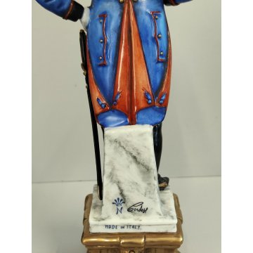 STATUINA FIGURA PORCELLANA CAPODIMONTE Cavalleggero Imperiale SOLDATO Ufficiale