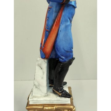 STATUINA FIGURA PORCELLANA CAPODIMONTE Cavalleggero Imperiale SOLDATO Ufficiale