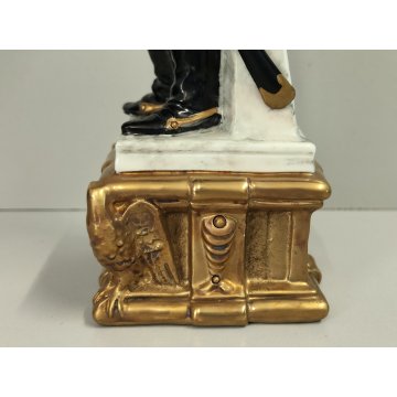 STATUINA FIGURA PORCELLANA CAPODIMONTE Cavalleggero Imperiale SOLDATO Ufficiale