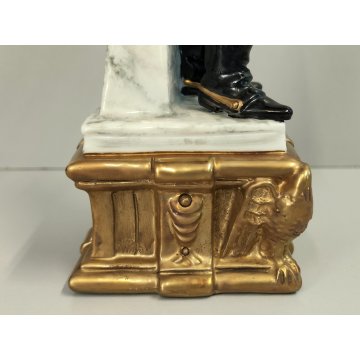 STATUINA FIGURA PORCELLANA CAPODIMONTE Cavalleggero Imperiale SOLDATO Ufficiale