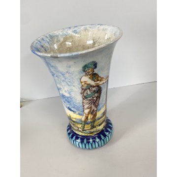 VASO CERAMICA FORMA TROMBA DECORO ISTORIATO RINASCIMENTALE FIGURA MORO TURBANTE