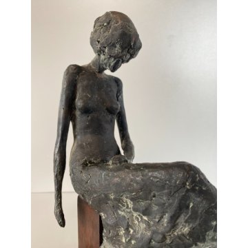 SCULTURA BRONZO FIGURA FEMMINILE DONNA SEDUTA BASE MARMO 25cm/h CONTEMPORARY ART