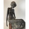 SCULTURA BRONZO FIGURA FEMMINILE DONNA SEDUTA BASE MARMO 25cm/h CONTEMPORARY ART