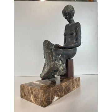 SCULTURA BRONZO FIGURA FEMMINILE DONNA SEDUTA BASE MARMO 25cm/h CONTEMPORARY ART