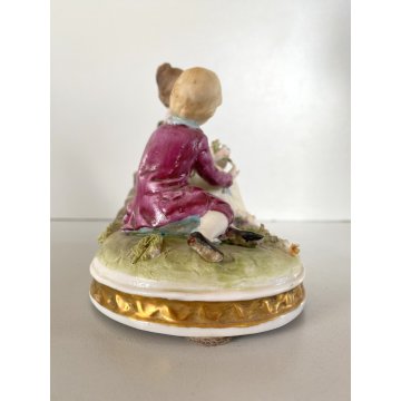 ANTICA SCULTURA PORCELLANA CAPODIMONTE SCENA ROMANTICA RAGAZZO RAGAZZA 12 cm/h
