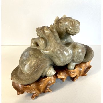 SCULTURA GIADA FIGURE CAVALLO PULEDRO MADRE FIGLIO BASE LEGNO INTAGLIATO '900