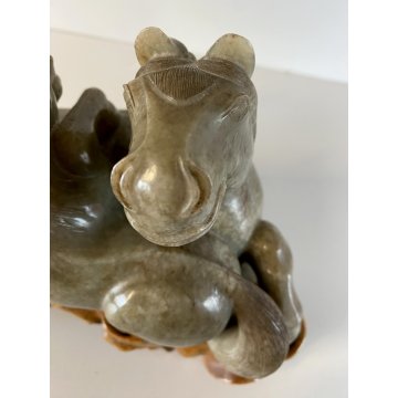 SCULTURA GIADA FIGURE CAVALLO PULEDRO MADRE FIGLIO BASE LEGNO INTAGLIATO '900