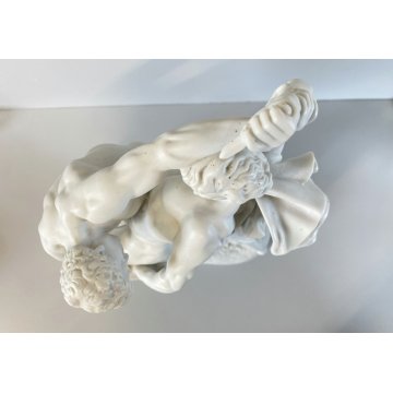 SCULTURA PORCELLANA BISCUIT Johan Peter Molin Lottatori di coltelli 30,5cm/h 900