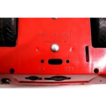 MACCHININA ALFAROMEO 33 MODELLINO RADIO TRANSISTOR N° 33 1968 scala 1/12 VINTAGE