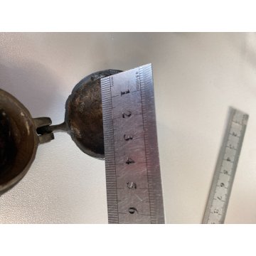 ANTICO CALAMAIO BRONZO con COPERCHIO INCERNIERATO DECORO RILIEVO XVII sec