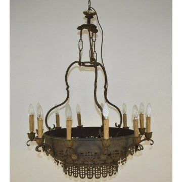 GRANDE ANTICO LAMPADARIO FERRO BATTUTO CASTELLO epoca 1800 OLD IRON HANGING LAMP