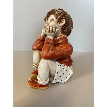 STATUINA VINTAGE FIGURA PORCELLANA CAPODIMONTE FIRMA "Ponti" BAMBINO SEDUTO '900