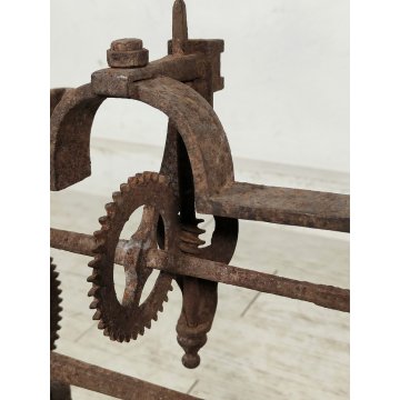 ANTICO Girarrosto MECCANICO da CAMINO Strumento a Peso FERRO BATTUTO epoca 1700 ANTICO Girarrosto MECCANICO da CAMINO Strumento a Peso FERRO BATTUTO epoca 1700