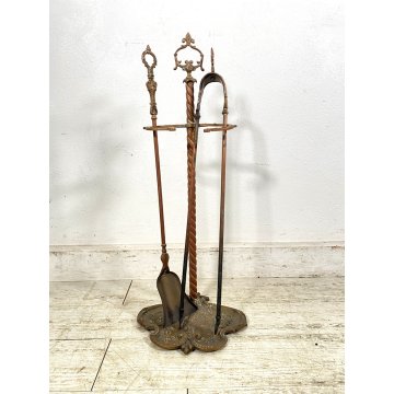 ANTICO SET ATTREZZI UTENSILI CAMINO OTTONE FERRO PINZA PALETTA PATINA EPOCA