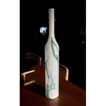 VASO BOTTIGLIA VETRO ARTISTICO Murano BIANCO STRIATURE  VERDE BLU 50 cm/h ca '60