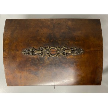 ANTICO COFANETTO SCATOLA LEGNO RADICA NOCE  COPERCHIO BOMBATO DECORO VITTORIANO