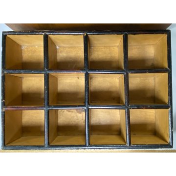 ANTICO COFANETTO SCATOLA LEGNO RADICA NOCE  COPERCHIO BOMBATO DECORO VITTORIANO