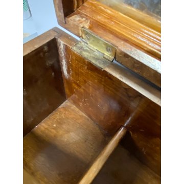 ANTICO COFANETTO SCATOLA LEGNO RADICA NOCE  COPERCHIO BOMBATO DECORO VITTORIANO