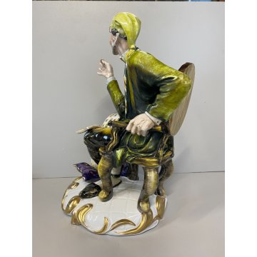 SCULTURA Cacciapuoti PORCELLANA POLICROMA FIGURA NUMISMATICO FRANCOBOLLI 34 cm/h