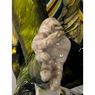 SCULTURA Cacciapuoti PORCELLANA POLICROMA FIGURA NUMISMATICO FRANCOBOLLI 34 cm/h