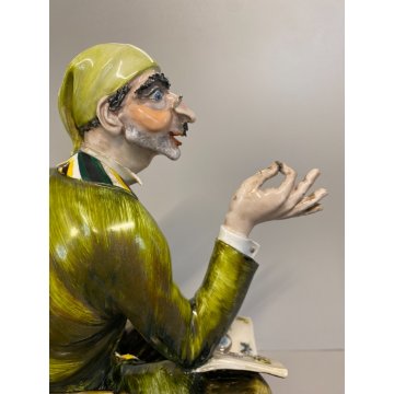 SCULTURA Cacciapuoti PORCELLANA POLICROMA FIGURA NUMISMATICO FRANCOBOLLI 34 cm/h