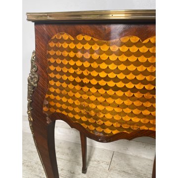 COPPIA COMODINI LUIGI XV LEGNO INTARSIATO EPOC 900 CASSETTI DECORI BRONZO DORATO