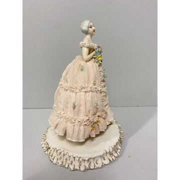 STATUINA PORCELLANA CAPODIMONTE "Fabris" FIGURA DAMA con FIORI TULLE RESTAURI