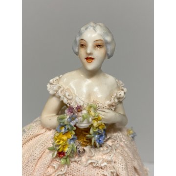STATUINA PORCELLANA CAPODIMONTE "Fabris" FIGURA DAMA con FIORI TULLE RESTAURI