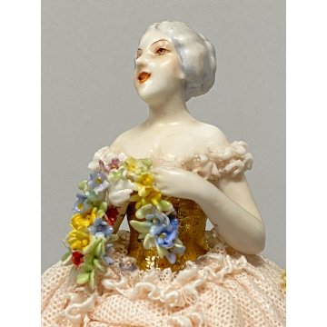 STATUINA PORCELLANA CAPODIMONTE "Fabris" FIGURA DAMA con FIORI TULLE RESTAURI