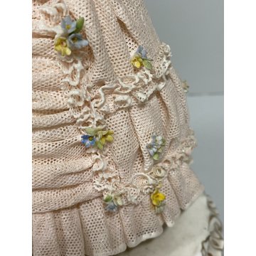 STATUINA PORCELLANA CAPODIMONTE "Fabris" FIGURA DAMA con FIORI TULLE RESTAURI