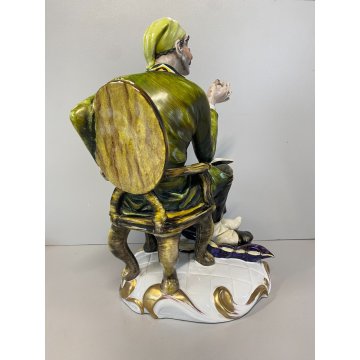 SCULTURA Cacciapuoti PORCELLANA POLICROMA FIGURA NUMISMATICO FRANCOBOLLI 34 cm/h