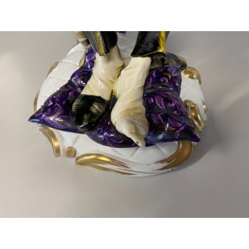 SCULTURA Cacciapuoti PORCELLANA POLICROMA FIGURA NUMISMATICO FRANCOBOLLI 34 cm/h