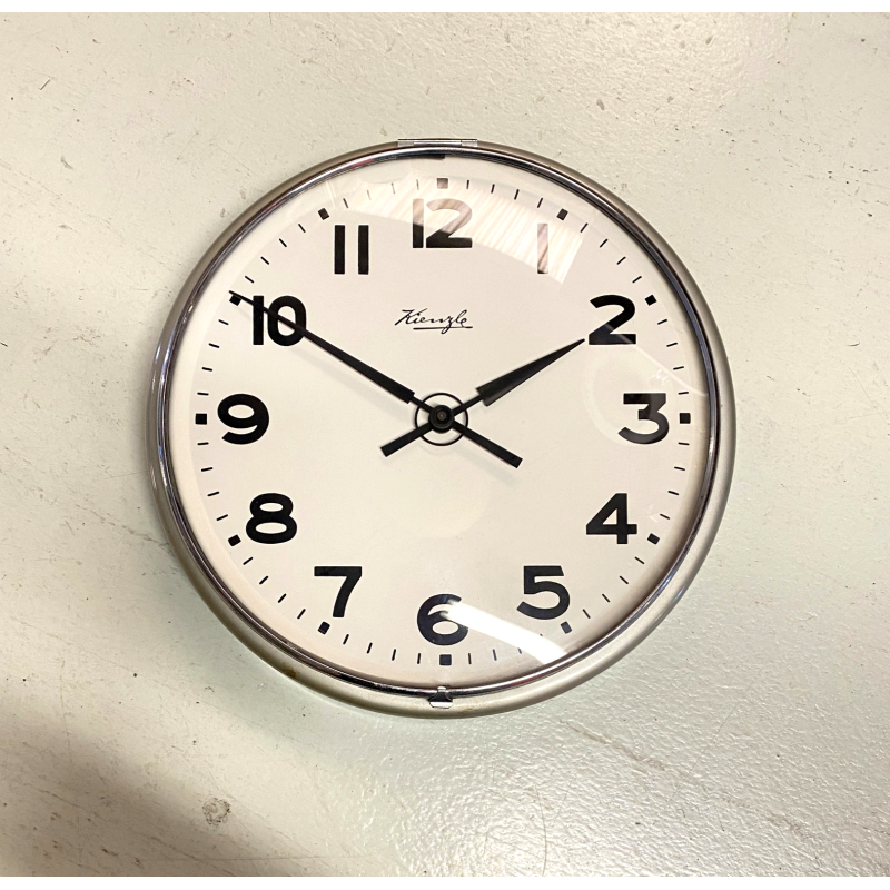 RARO OROLOGIO da PARETE INDUSTRIALE Elettromeccanico Kienzle ø 32cm NON FUNZIONA