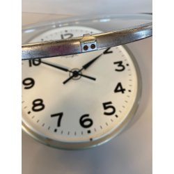 RARO OROLOGIO da PARETE INDUSTRIALE Elettromeccanico Kienzle ø 32cm NON FUNZIONA