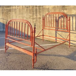 ANTICO LETTO ROSSO IN FERRO E OTTONE LIBERTY OLD BED CAMERA PIAZZA E MEZZA