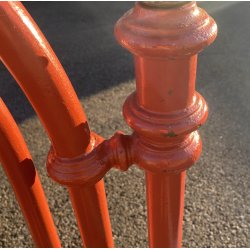 ANTICO LETTO ROSSO IN FERRO E OTTONE LIBERTY OLD BED CAMERA PIAZZA E MEZZA