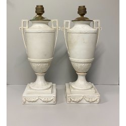 COPPIA LAMPADA TAVOLO VASO BIANSATO PORCELLANA BISCUIT DECORO SCENA Neoclassica