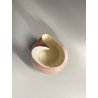 PICCOLO VASO SCULTOREO CERAMICA SMALTATA ROSA CREMA Eugenio Pattarino  11,5cm/h