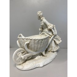 FIGURA CERAMICA Biscuit GIOVANE DONNA CARRIOLA FIRMAT H. Rock 26cm/h EPOCA '900