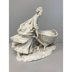 FIGURA CERAMICA Biscuit GIOVANE DONNA CARRIOLA FIRMAT H. Rock 26cm/h EPOCA '900